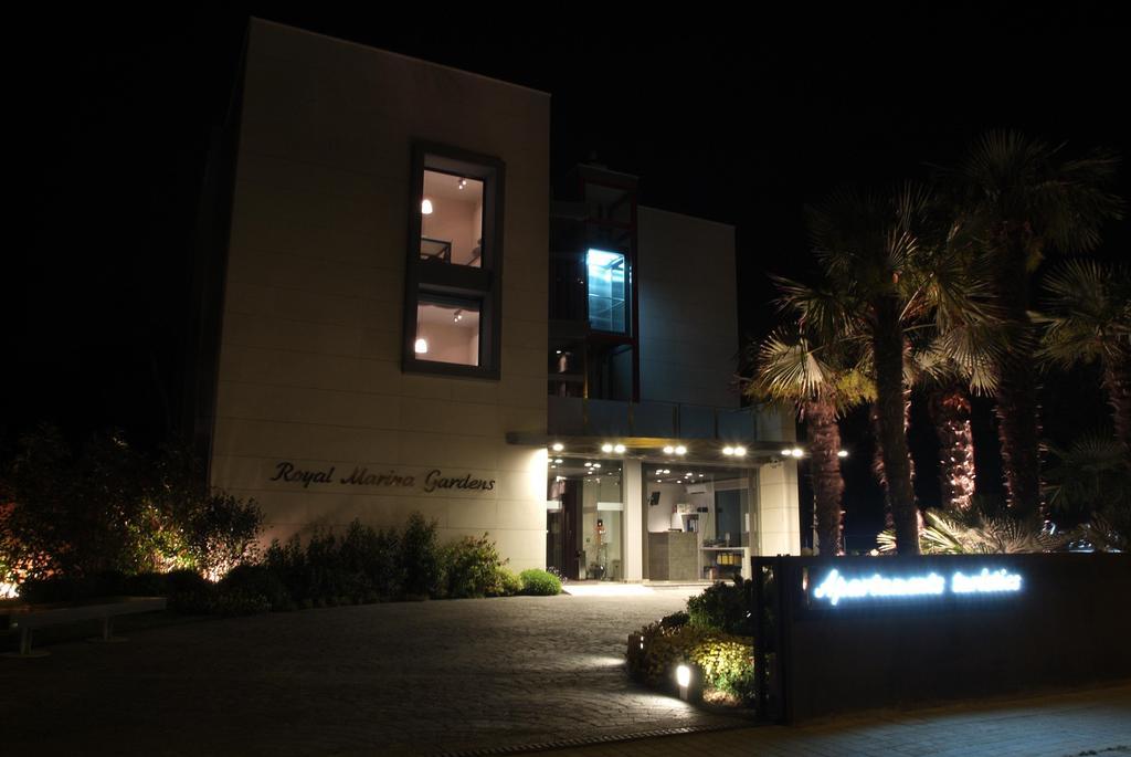 Apartamentos Royal Marina Gardens Castelldefels Esterno foto